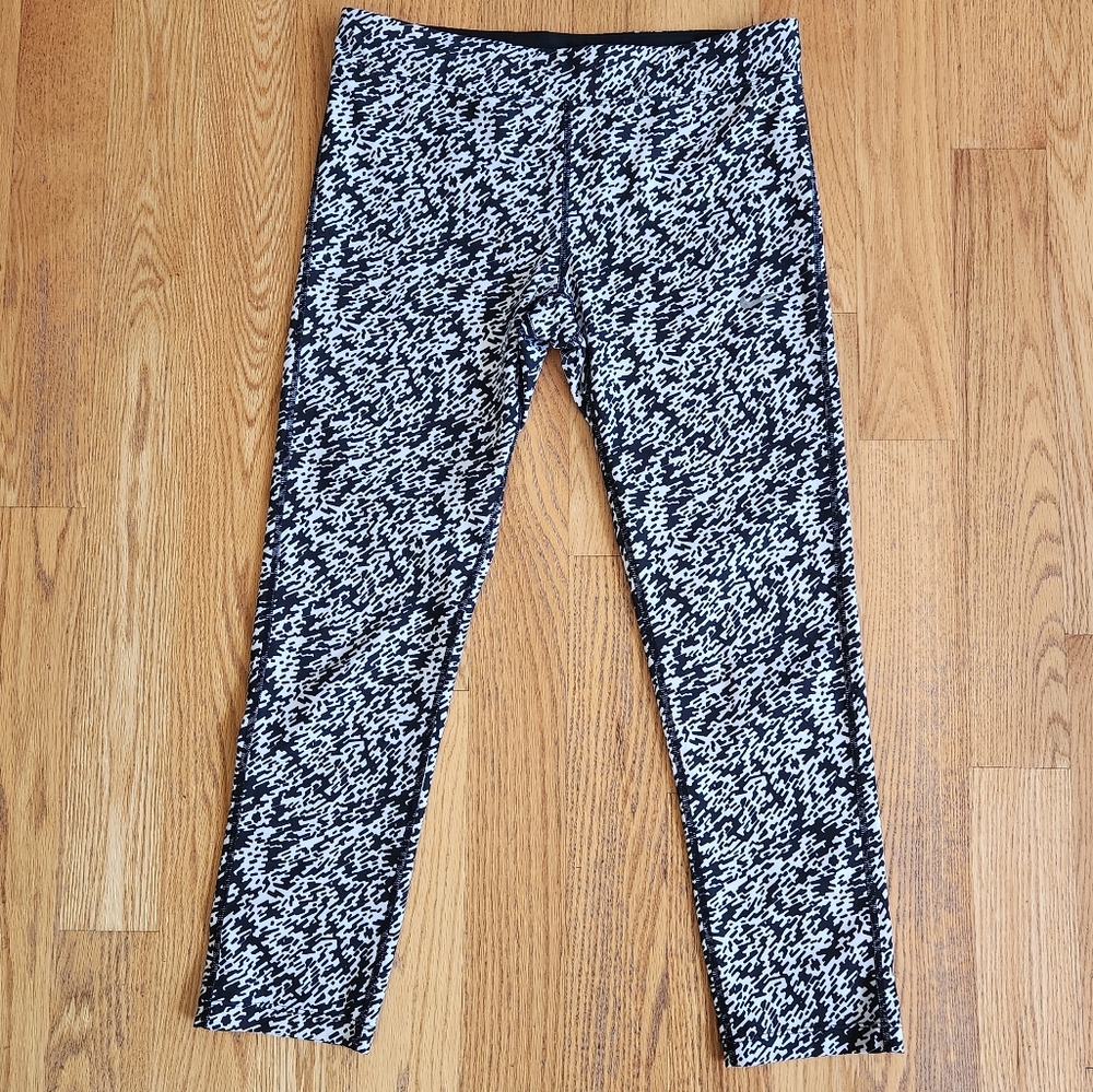 NIKE Dri-fit Women's Pronto Cropped Running Leggings Tights Pants Black White